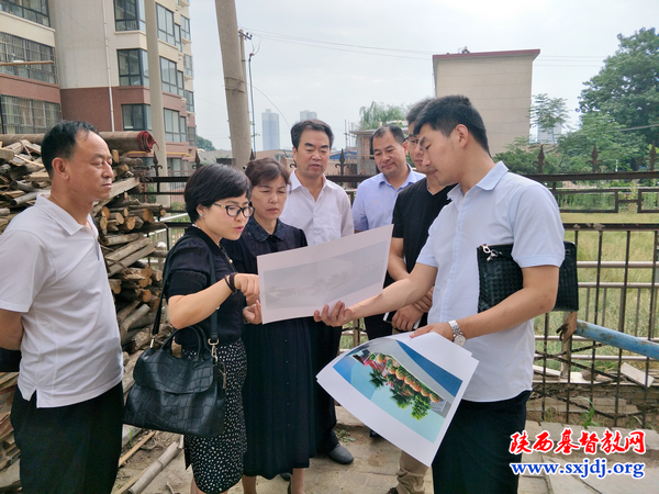 渭南市宗教局熊绮芬局长来渭南市基督教两会指导创卫工作