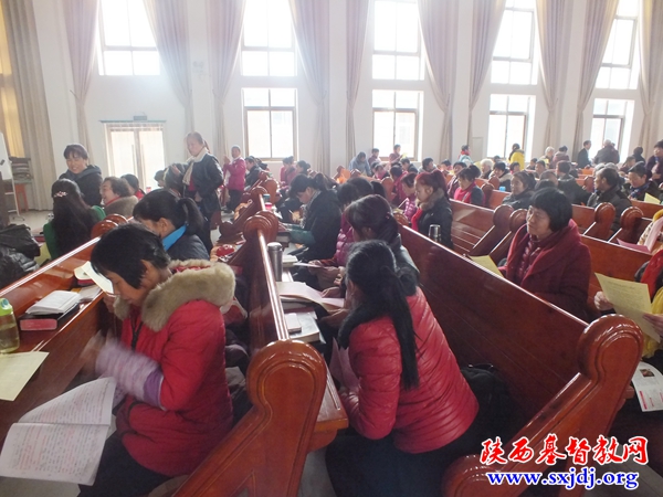 渭南市民族宗教局到渭南市基督教两会直属堂开展法制宣传活动(图2)