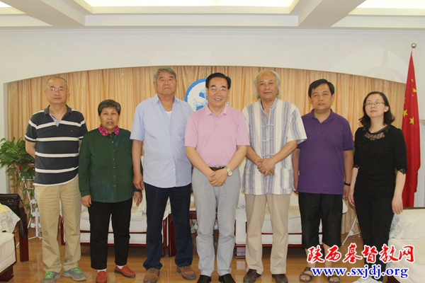 心中有主爱,笔下有神工——我省基督徒书法家刘现瑞、画家丁安平为省基督教两会捐赠书画作品多幅(图3)