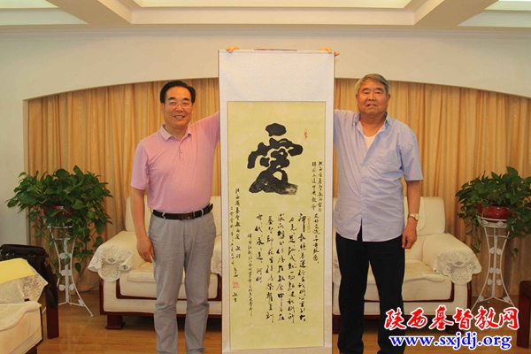 心中有主爱,笔下有神工——我省基督徒书法家刘现瑞、画家丁安平为省基督教两会捐赠书画作品多幅
