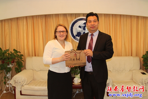 芬兰基督教福音信义会友人古美莲女士一行访问省基督教两会(图2)