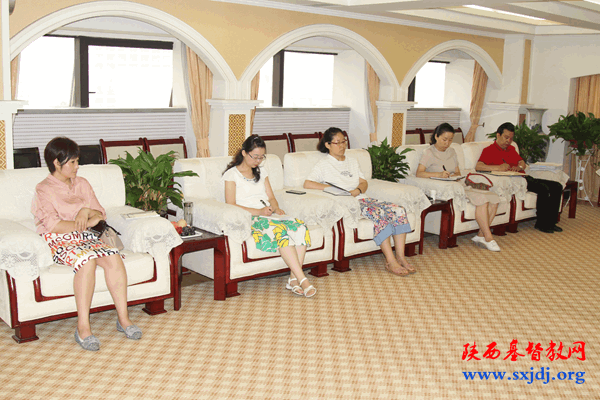 坚持基督教中国化方向，依法依规办好陕西教会——省基督教两会召开全体同工学习会(图2)