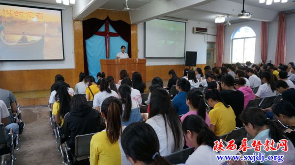 新学期，新起点，新追求，新发展 ——陕西圣经学校举办2019年秋季学期开学培灵聚会(图2)