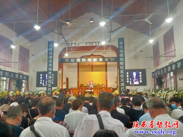 张冠儒牧师追思礼拜及追悼会在三原县基督教东关总堂举行(图2)