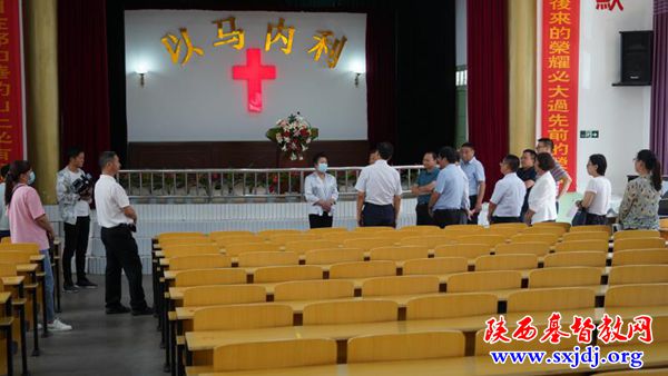 省人大常委会民宗侨外工委赵政才主任赴商州基督教会视察调研(图2)