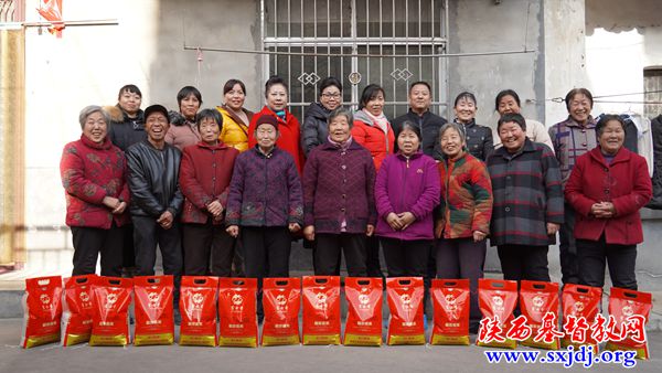 商州区基督教两会开展圣诞、春节前爱心慰问活动