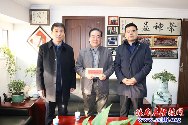 省政协民族和宗教委员会副主任周仲勋前来我会慰问王俊牧师