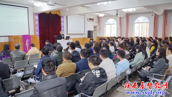 陕西圣经学校邀请西安音乐学院仵埂教授作关于“艺术作品里的神圣性赏析”讲座