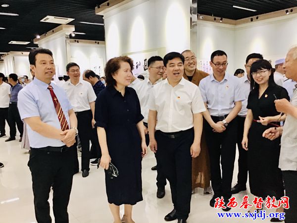 永远跟党走,共筑中国梦——汉中市基督教两会参加市民族宗教界庆祝中国共产党成立100周年主题画展(图2)