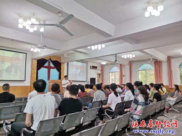 省基督教两会第一期教牧骨干素质提升培训班入学考试在陕西圣经学校举行(图2)