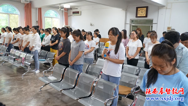 铭记历史 祈祷和平——陕西圣经学校举行纪念中国人民抗日战争胜利76周年和平祈祷活动(图2)