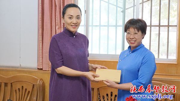 省民宗委专职委员李秦川女士一行莅临陕西圣经学校视察工作(图2)