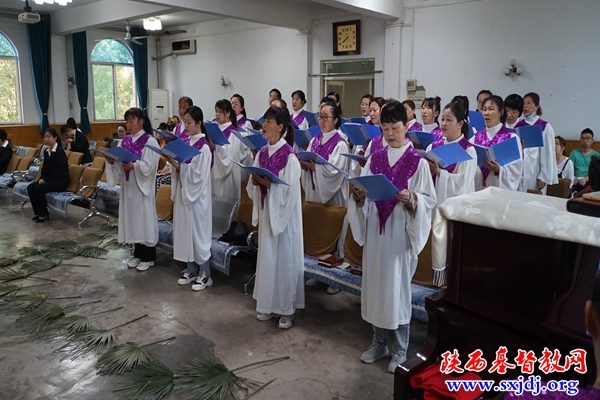 陕西圣经学校举行2022年受难周系列默想崇拜活动(图2)